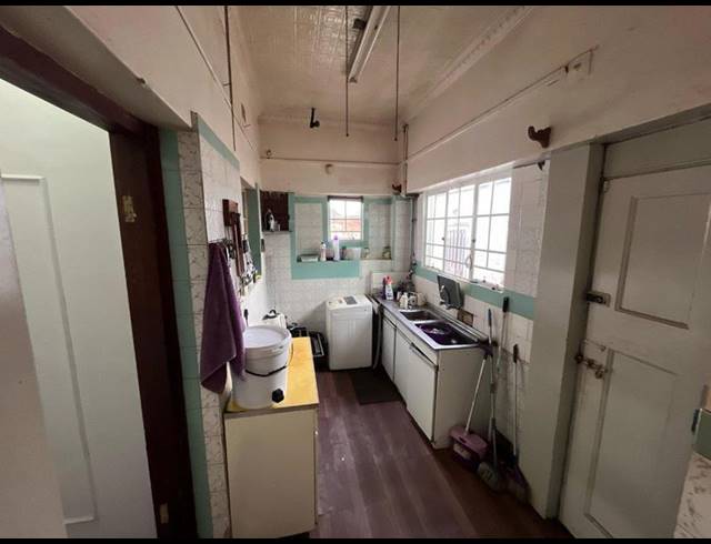 6 BEDROOM HOUSE FOR SALE IN WYCHWOOD